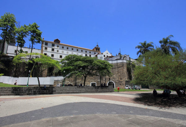 5-days-itinerary-in-Rio-de-Janeiro-Largo-da-Carioca