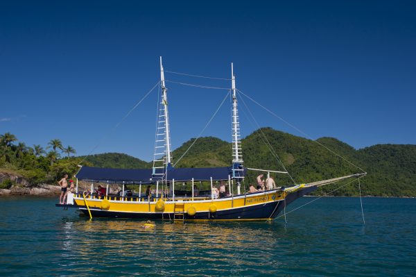 Passeio-de-escuna-paraty